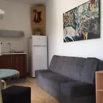 Cimbora, Salara Apartment